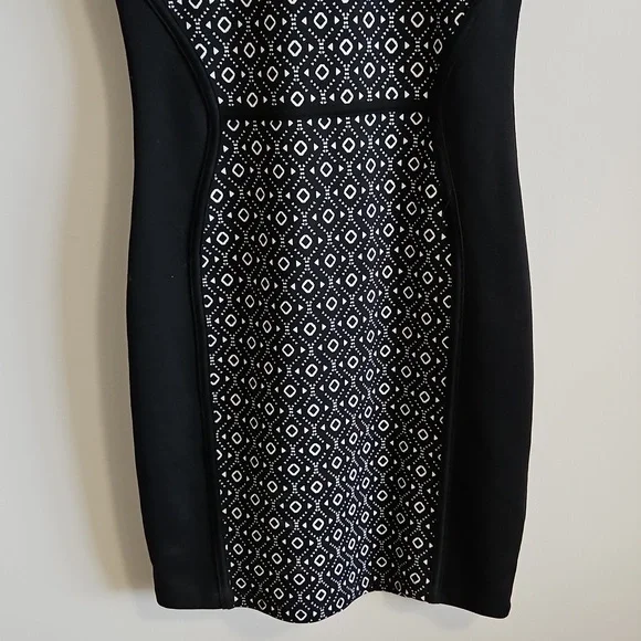 Elegant Black and White Patterned Dress - - Picture 3 of 11